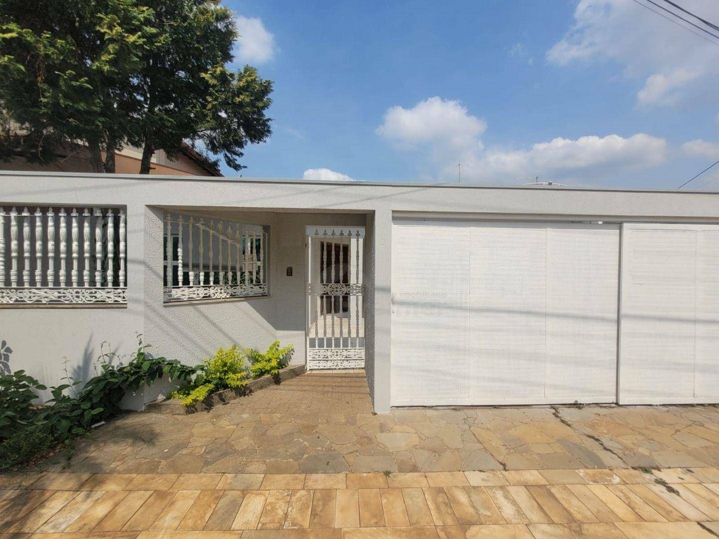 Casa para alugar com 4 quartos, 206m² - Foto 1