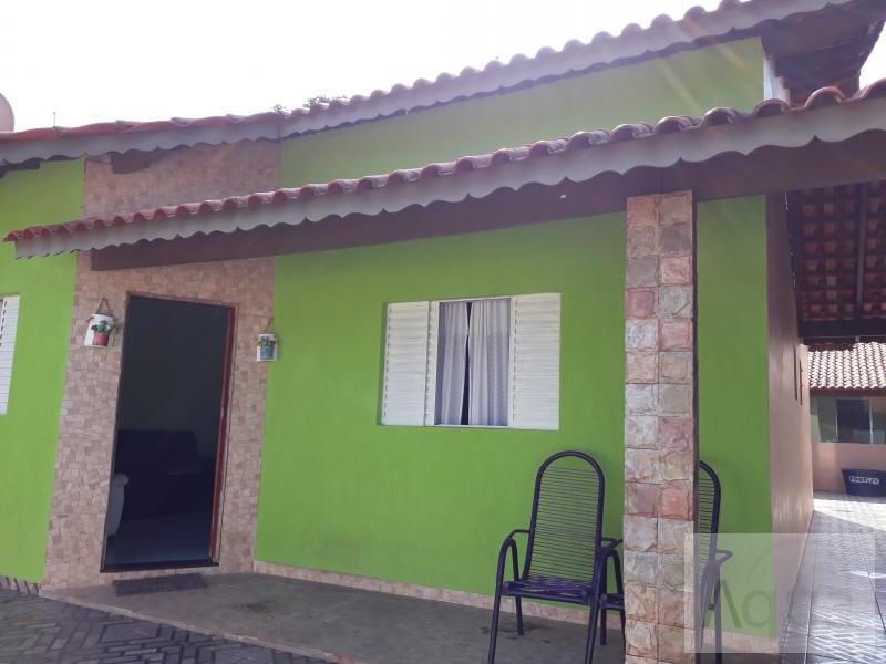 Casa à venda com 4 quartos, 250m² - Foto 1