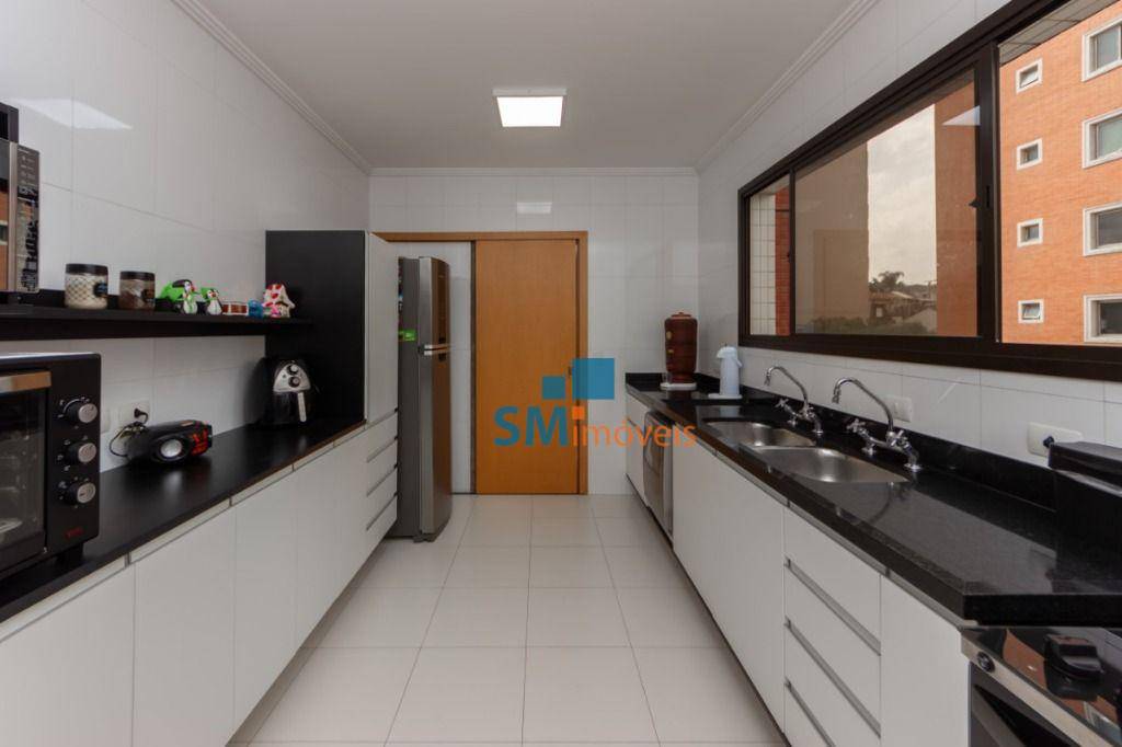 Apartamento à venda com 4 quartos, 208m² - Foto 2