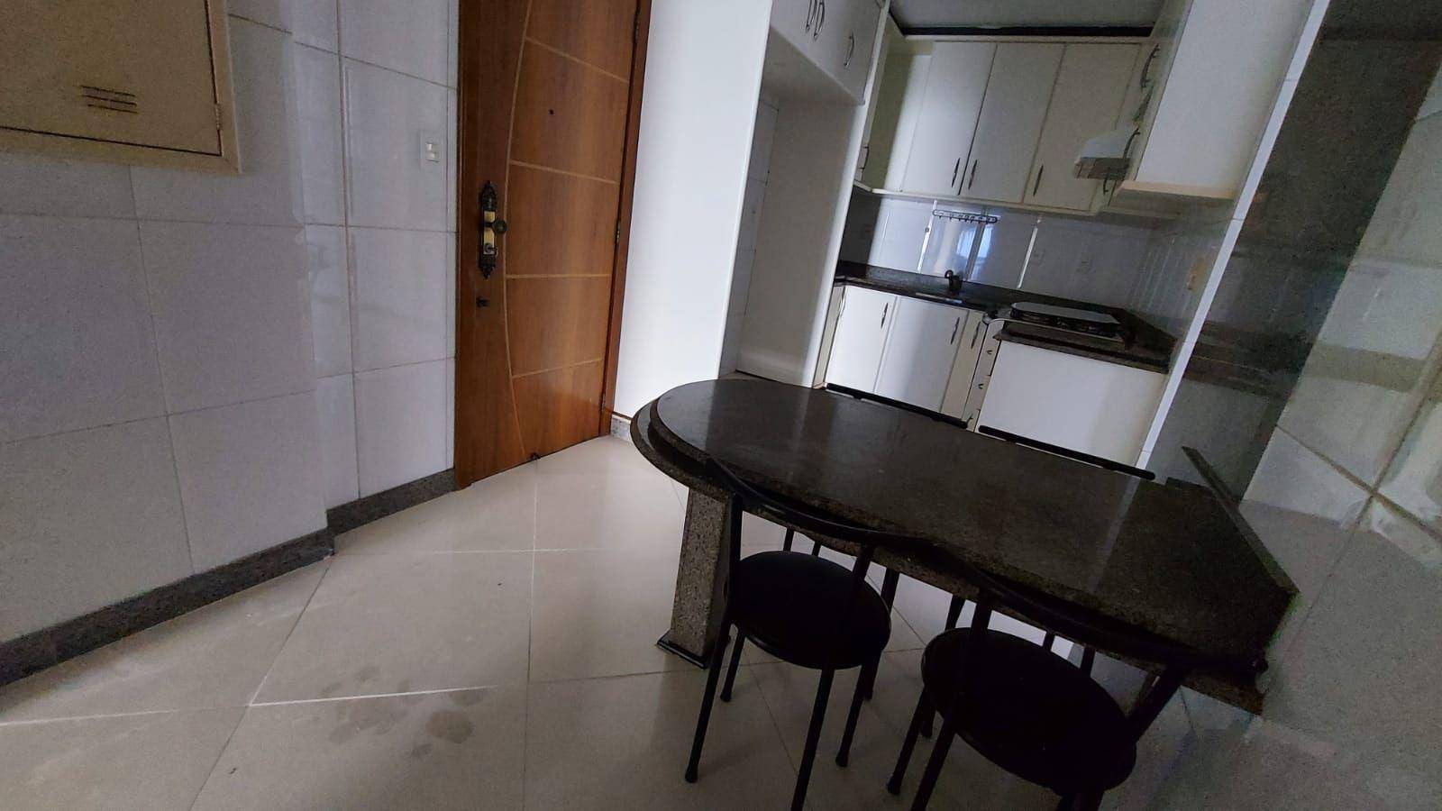 Apartamento à venda com 3 quartos, 130m² - Foto 6