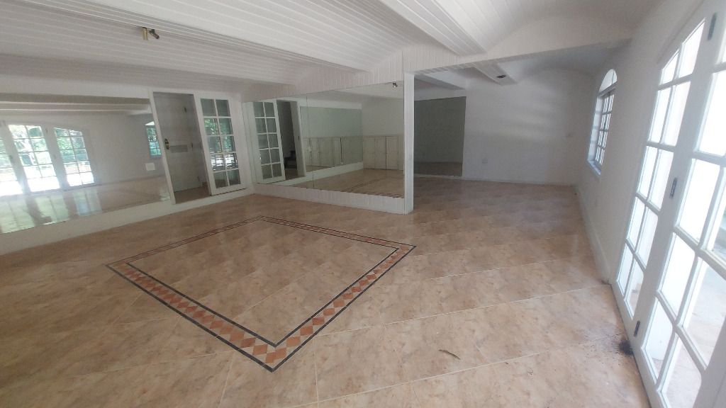 Casa de Condomínio para alugar com 4 quartos, 1200m² - Foto 6