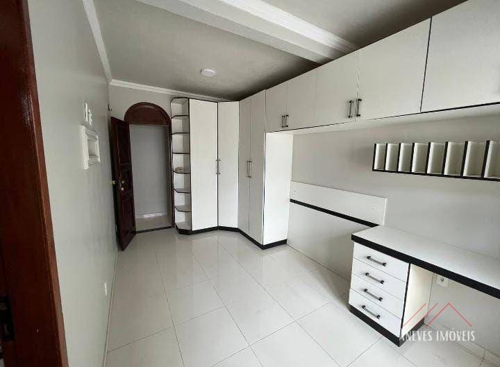 Casa à venda com 4 quartos, 284m² - Foto 5