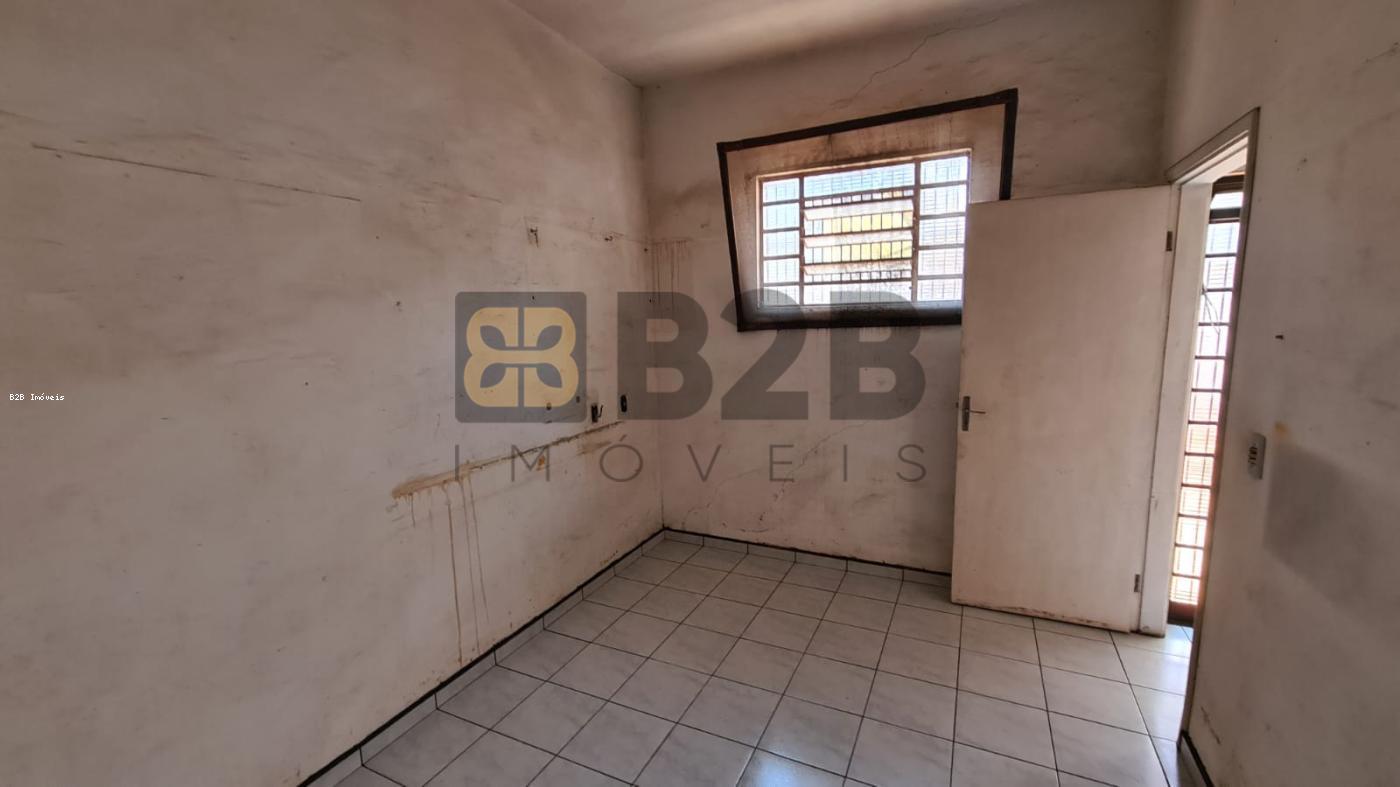 Casa à venda com 3 quartos, 560m² - Foto 13