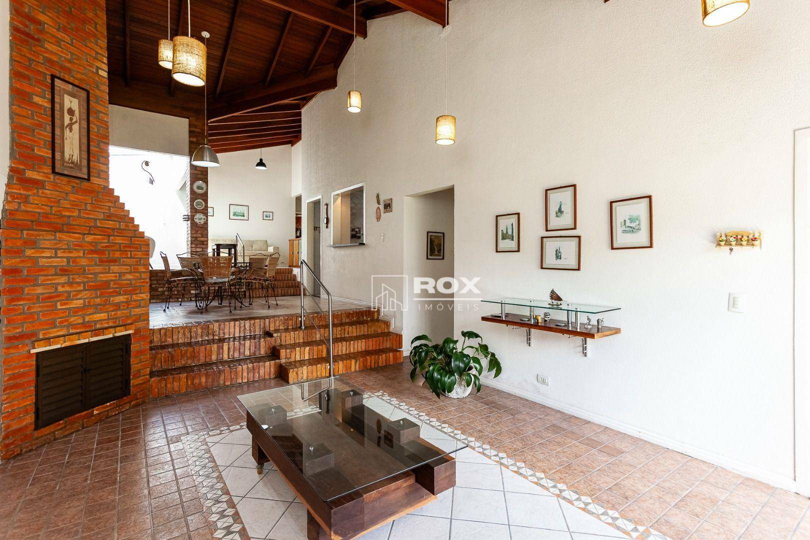 Casa à venda com 3 quartos, 194m² - Foto 4