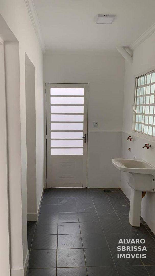 Casa para alugar com 3 quartos, 220m² - Foto 12