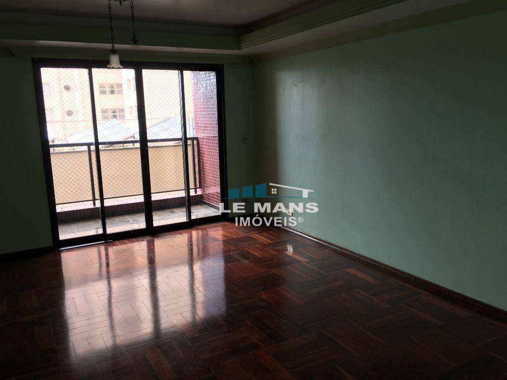 Apartamento à venda com 3 quartos, 127m² - Foto 3