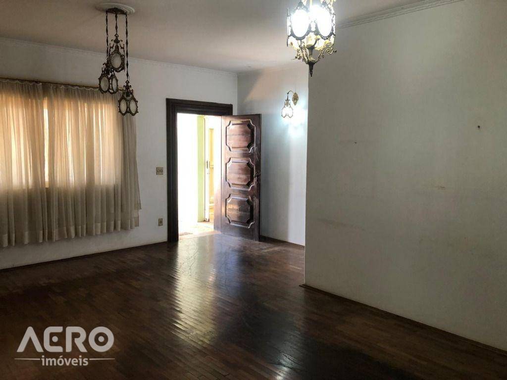 Casa à venda com 2 quartos, 170m² - Foto 6
