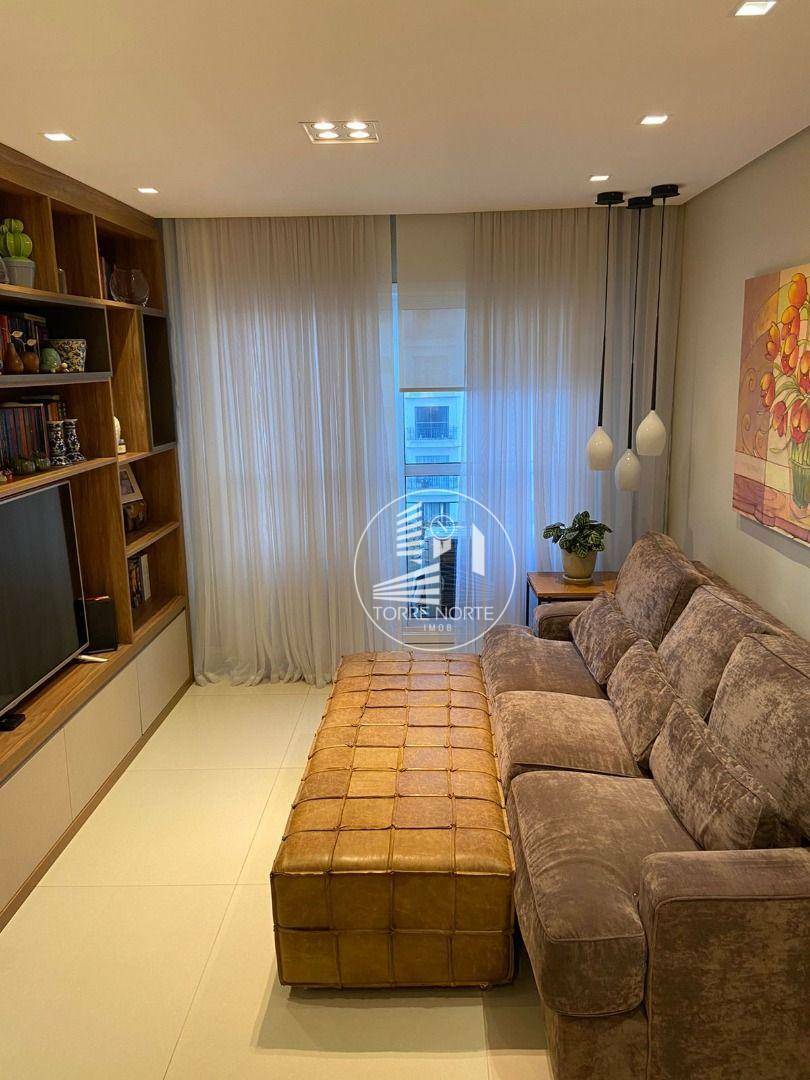 Apartamento à venda com 3 quartos, 110m² - Foto 2