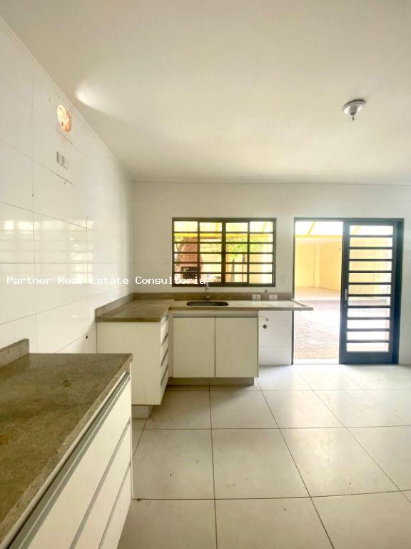 Casa à venda com 3 quartos, 300m² - Foto 8