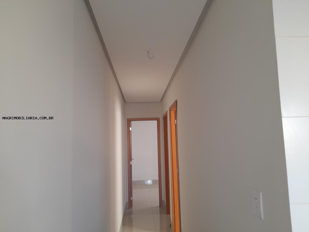 Casa à venda com 3 quartos, 72m² - Foto 5