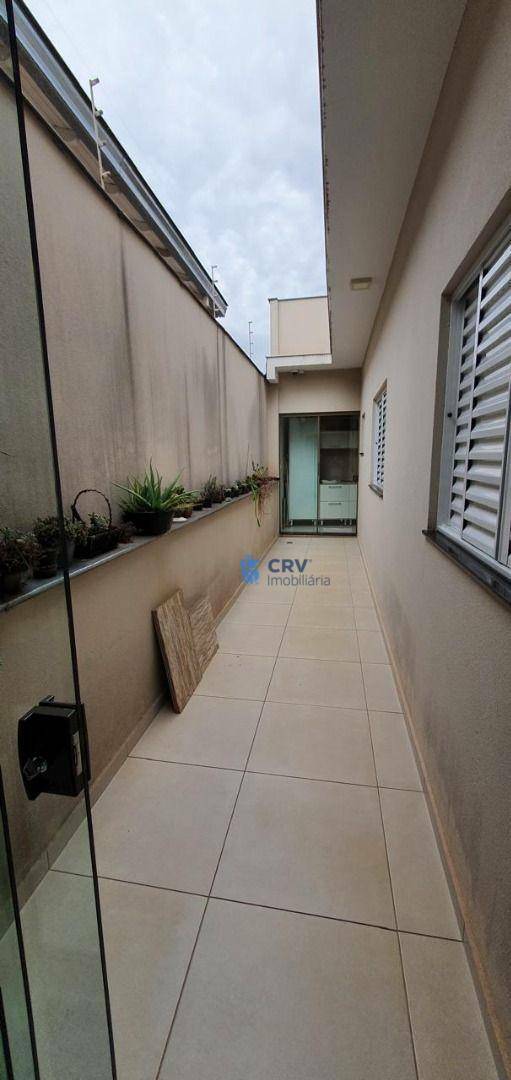 Casa à venda e aluguel com 3 quartos, 205m² - Foto 9