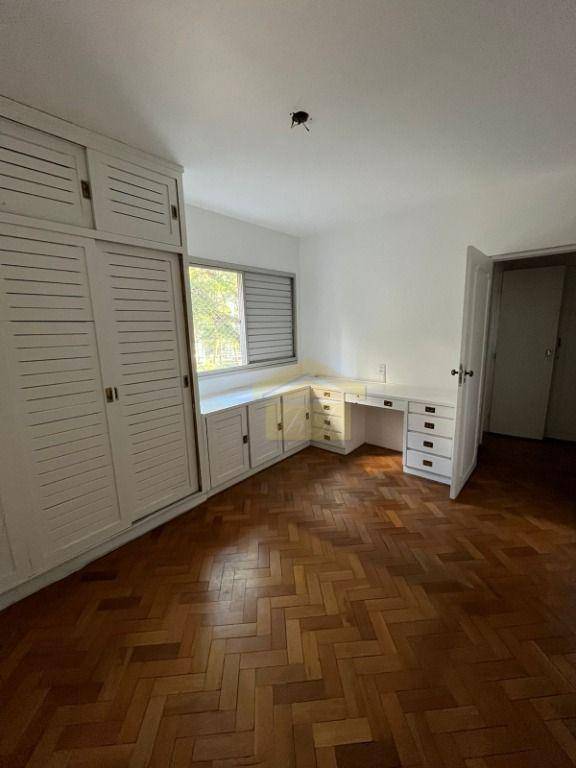 Apartamento à venda com 3 quartos, 130m² - Foto 19