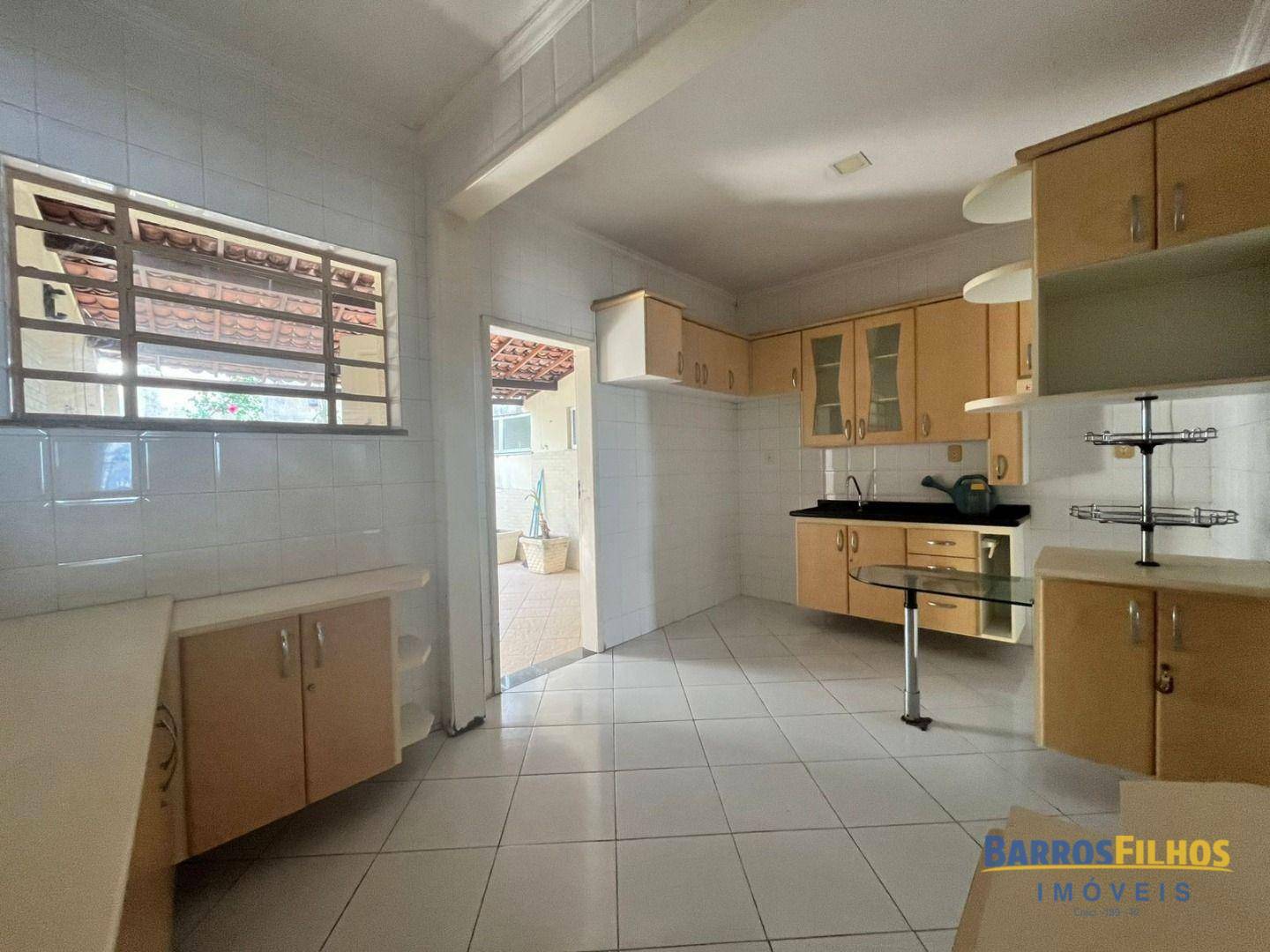 Casa à venda com 2 quartos, 140m² - Foto 5