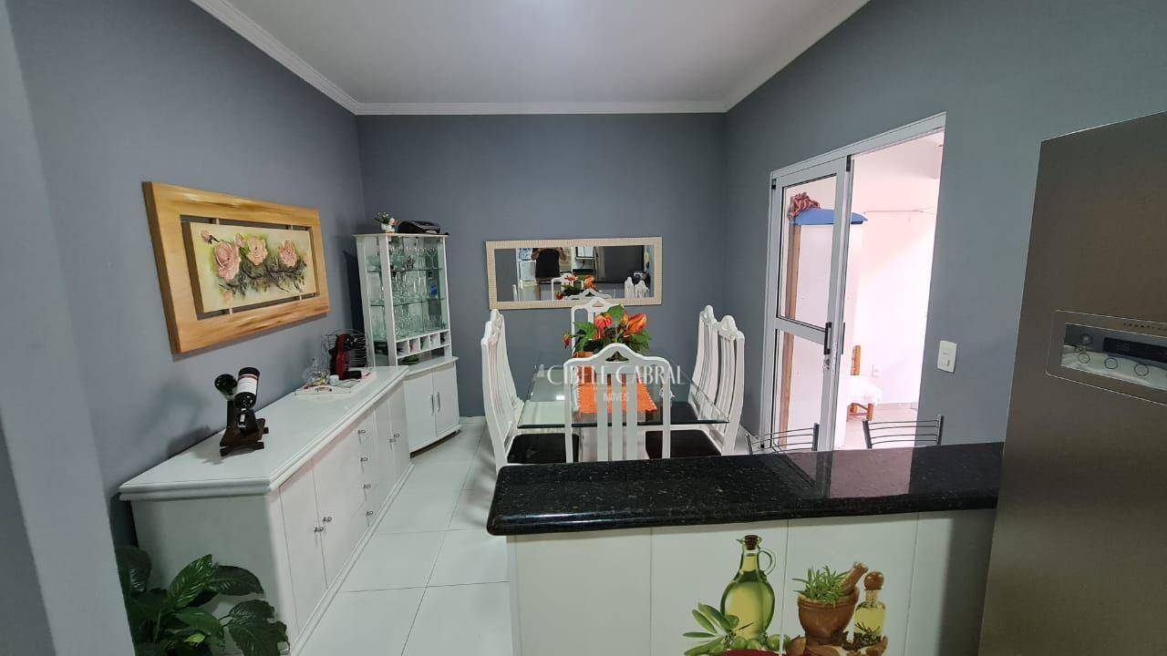 Casa à venda com 3 quartos, 250m² - Foto 10