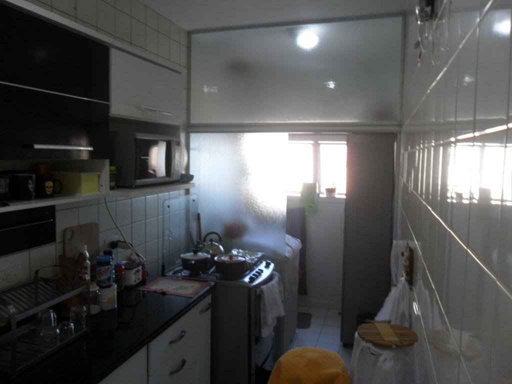 Apartamento à venda com 2 quartos, 48m² - Foto 2