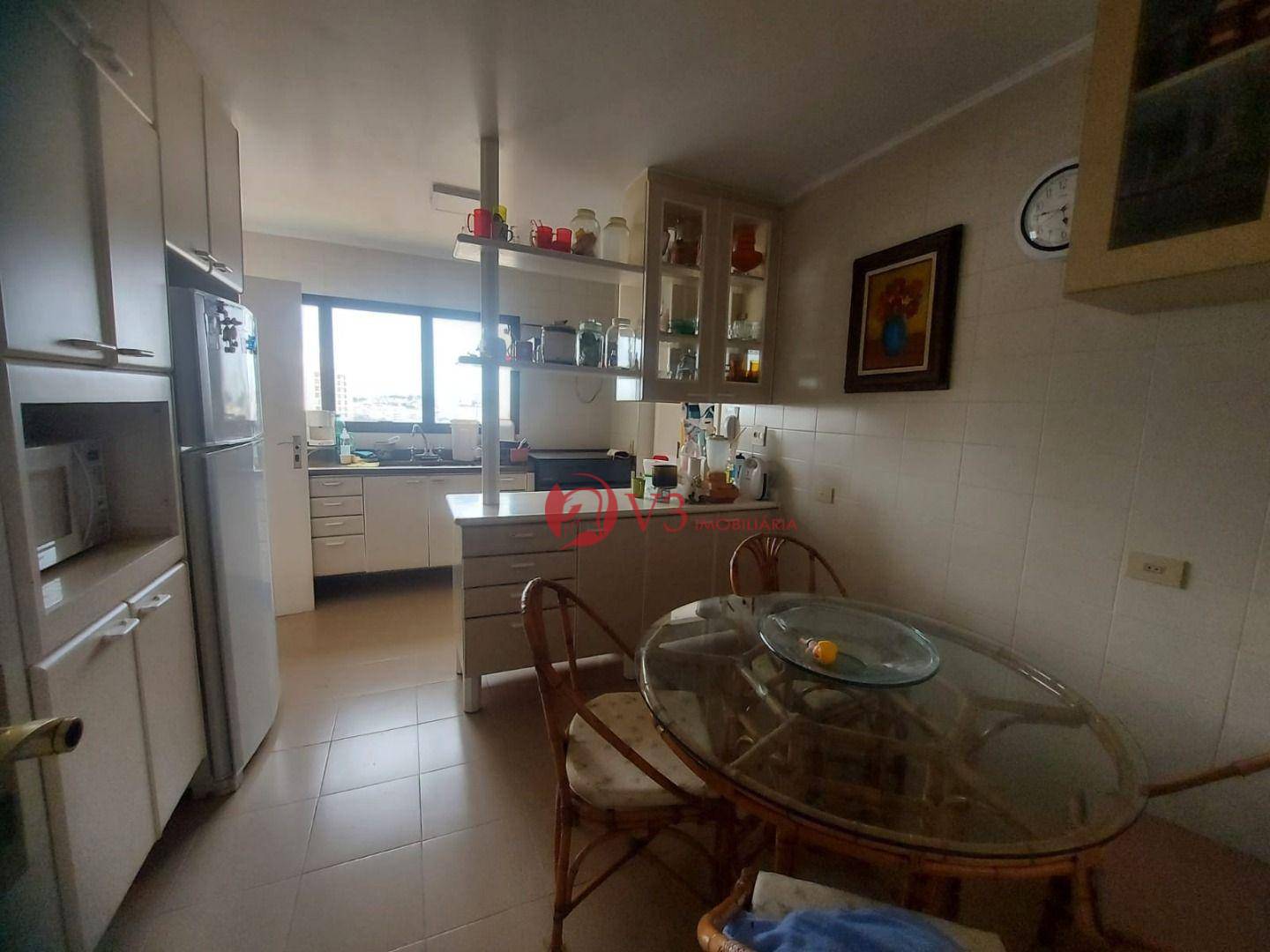 Apartamento à venda com 3 quartos, 150m² - Foto 7