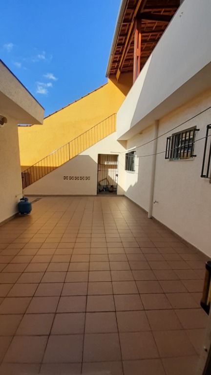 Casa à venda com 3 quartos, 179m² - Foto 9