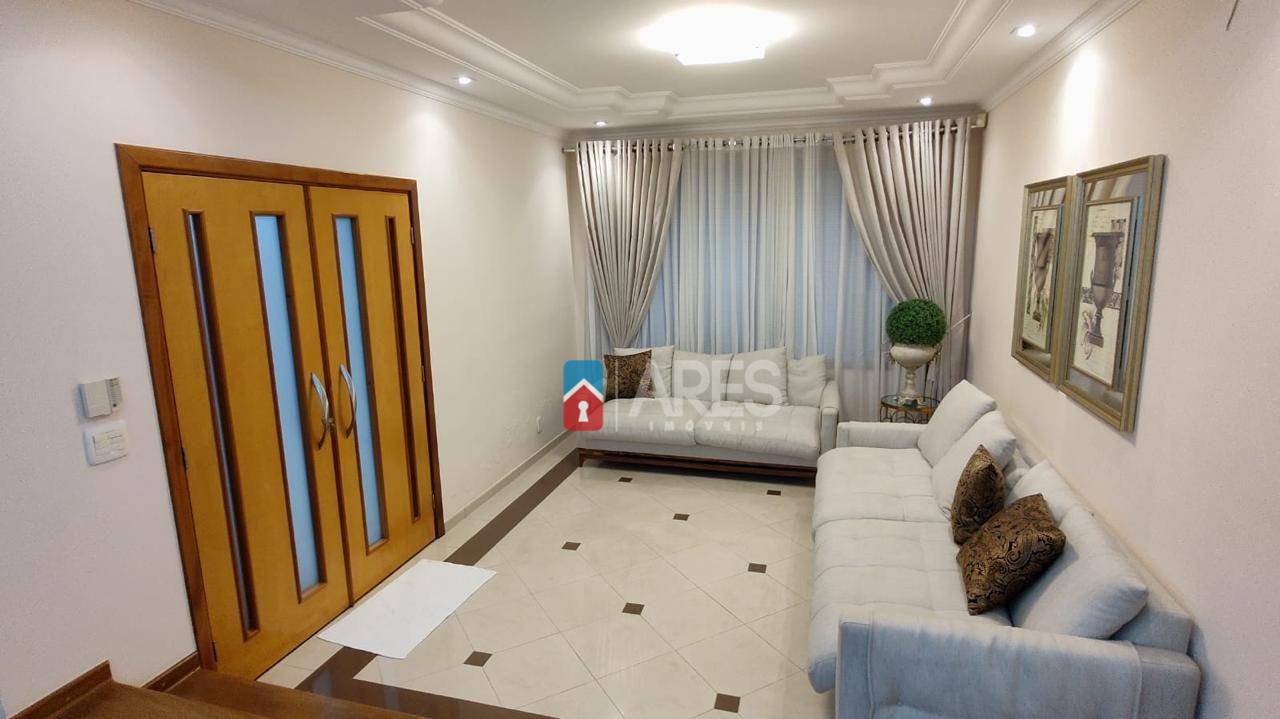 Casa à venda com 3 quartos, 380m² - Foto 3