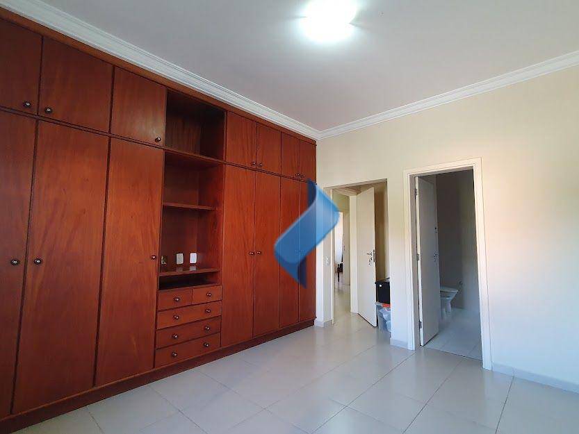 Casa à venda com 3 quartos, 218m² - Foto 15