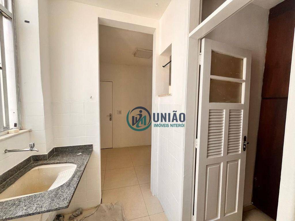 Apartamento à venda com 2 quartos, 70m² - Foto 21