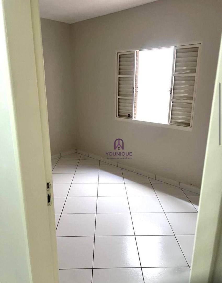 Casa para alugar com 2 quartos, 80m² - Foto 4