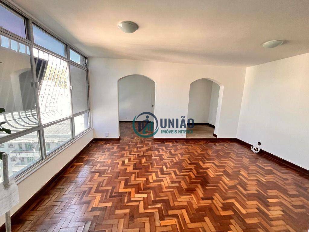 Apartamento à venda com 3 quartos, 130m² - Foto 5