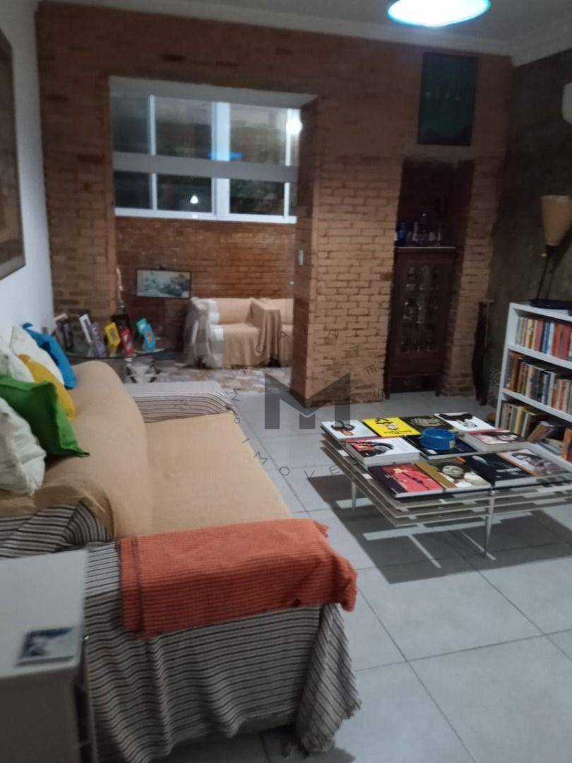 Apartamento à venda com 3 quartos, 130m² - Foto 1