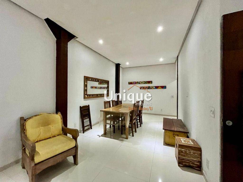 Casa à venda com 5 quartos, 236m² - Foto 4