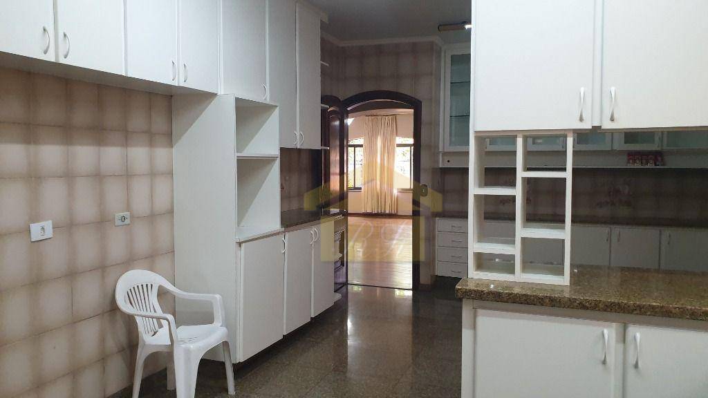 Sobrado para alugar com 6 quartos, 315m² - Foto 11