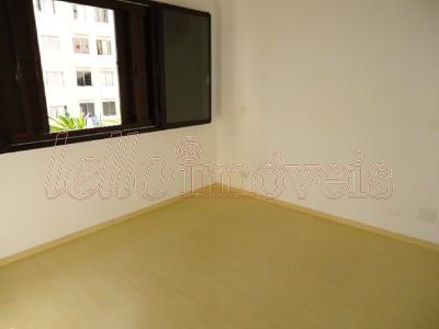 Apartamento para alugar com 2 quartos, 110m² - Foto 11