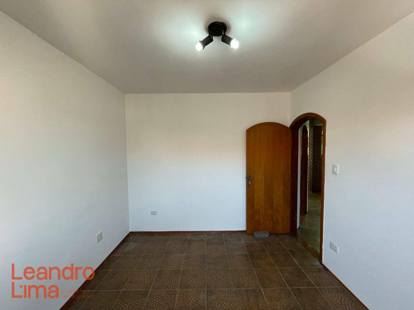 Casa à venda com 4 quartos, 350m² - Foto 31