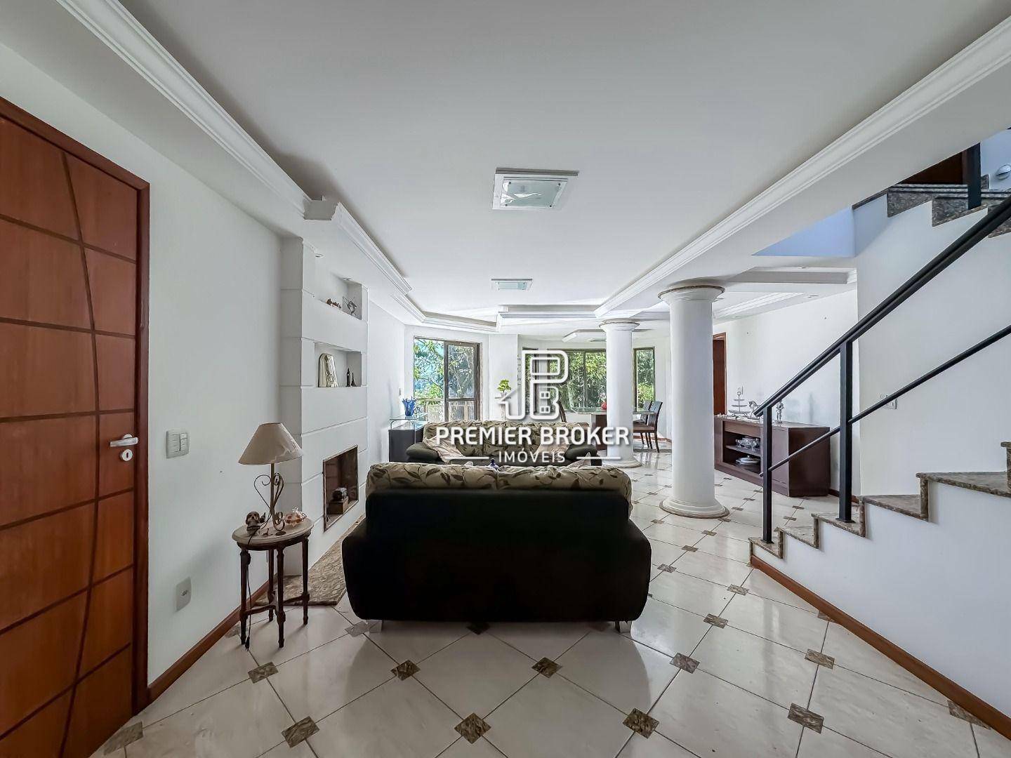 Casa de Condomínio à venda com 5 quartos, 213m² - Foto 2