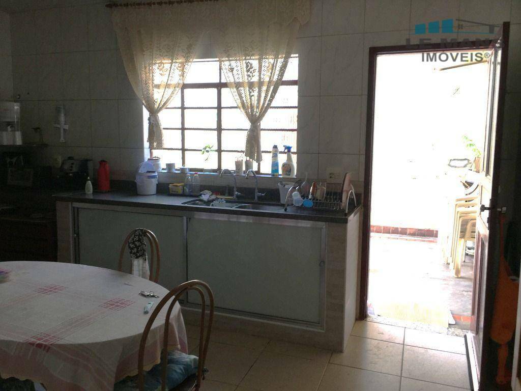 Casa à venda e aluguel com 3 quartos, 175m² - Foto 5