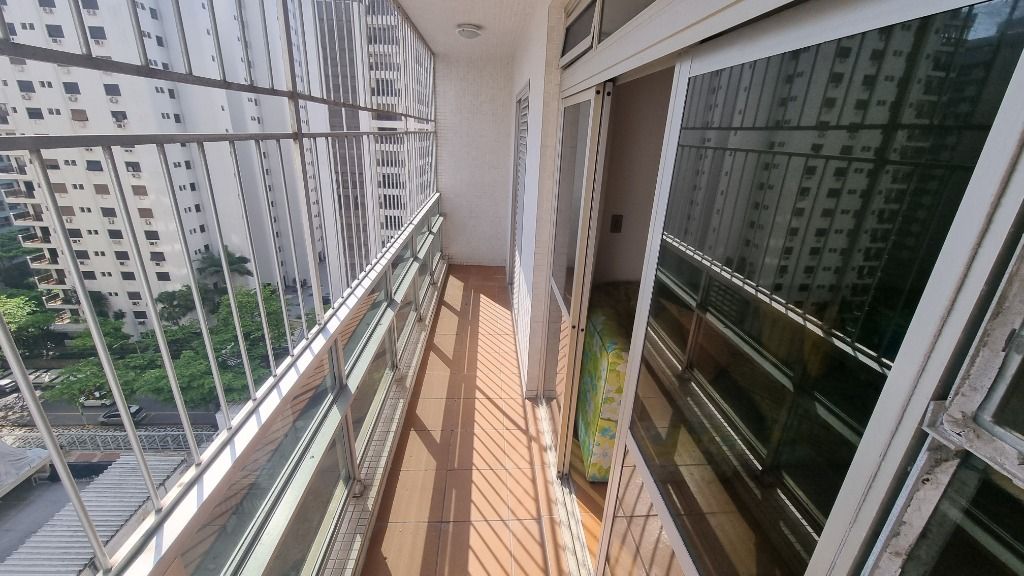 Apartamento à venda com 3 quartos, 140m² - Foto 5