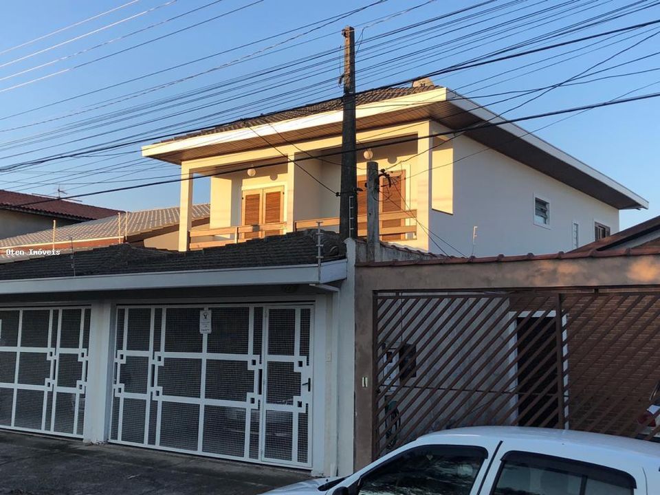 Casa à venda com 3 quartos, 130m² - Foto 1