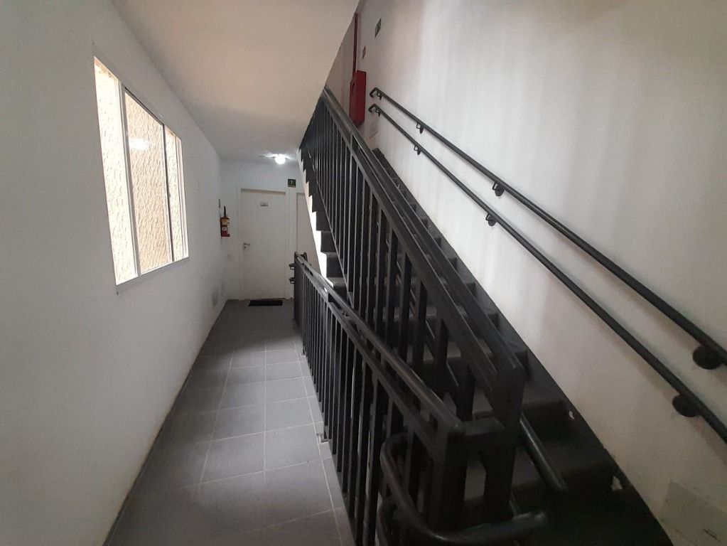 Apartamento para alugar com 2 quartos, 40m² - Foto 12