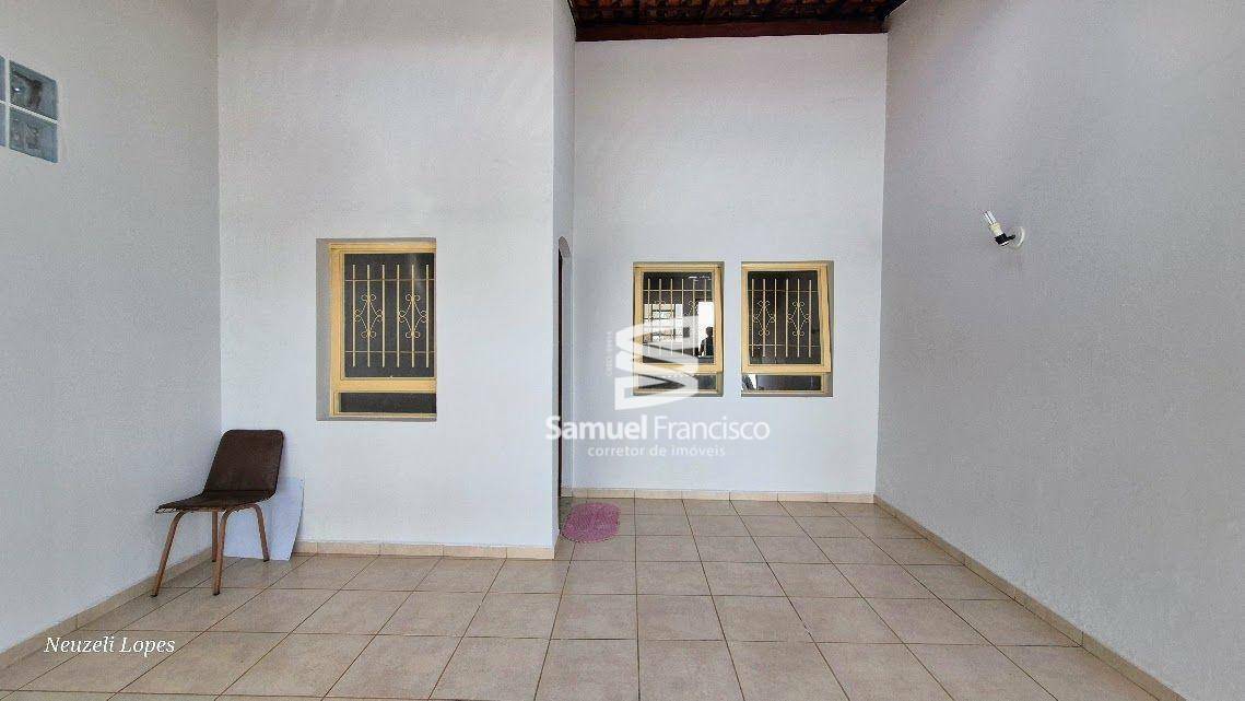 Casa à venda com 2 quartos, 87m² - Foto 2