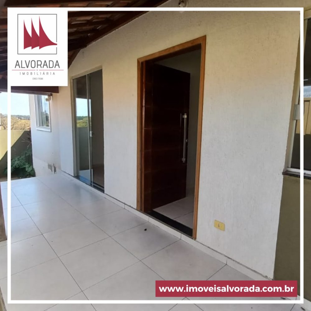 Casa à venda com 3 quartos, 157m² - Foto 1