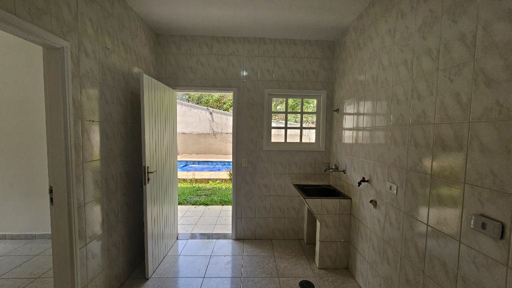 Casa de Condomínio para alugar com 6 quartos, 450m² - Foto 78