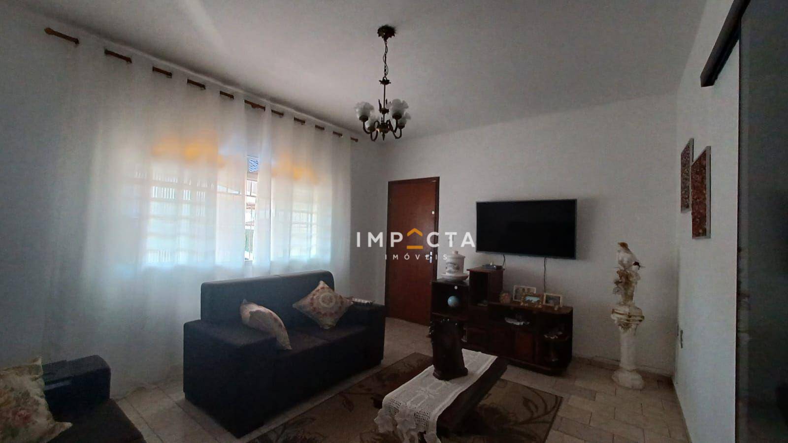 Casa à venda com 3 quartos, 170m² - Foto 1