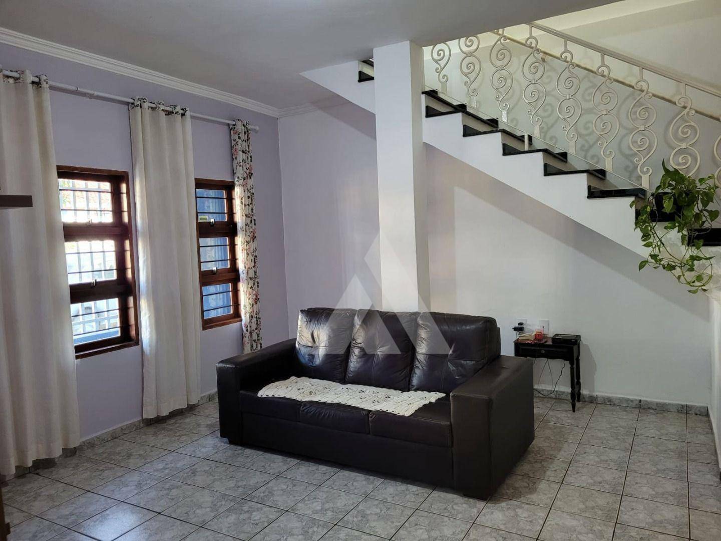 Casa à venda com 4 quartos, 260m² - Foto 2