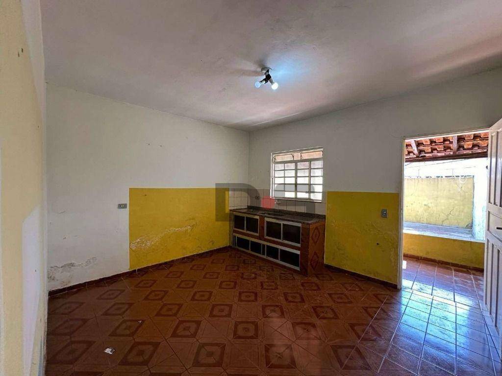 Casa à venda com 2 quartos, 64m² - Foto 7