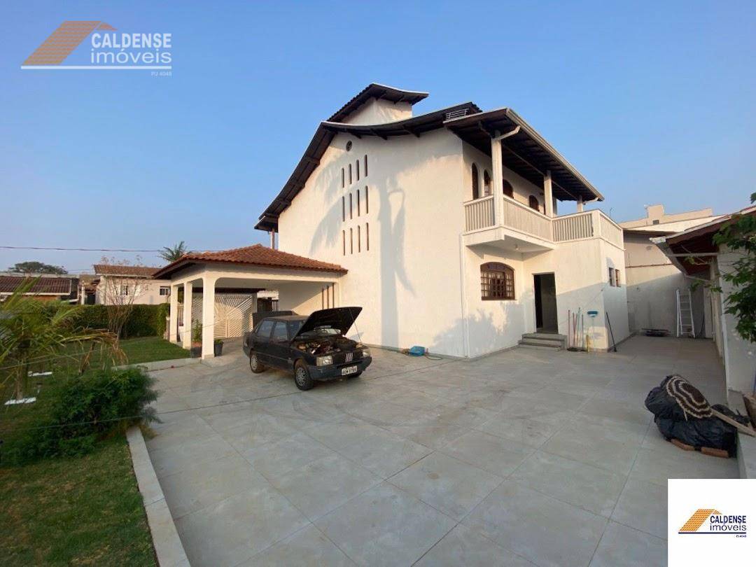 Casa, 3 quartos, 231 m² - Foto 2