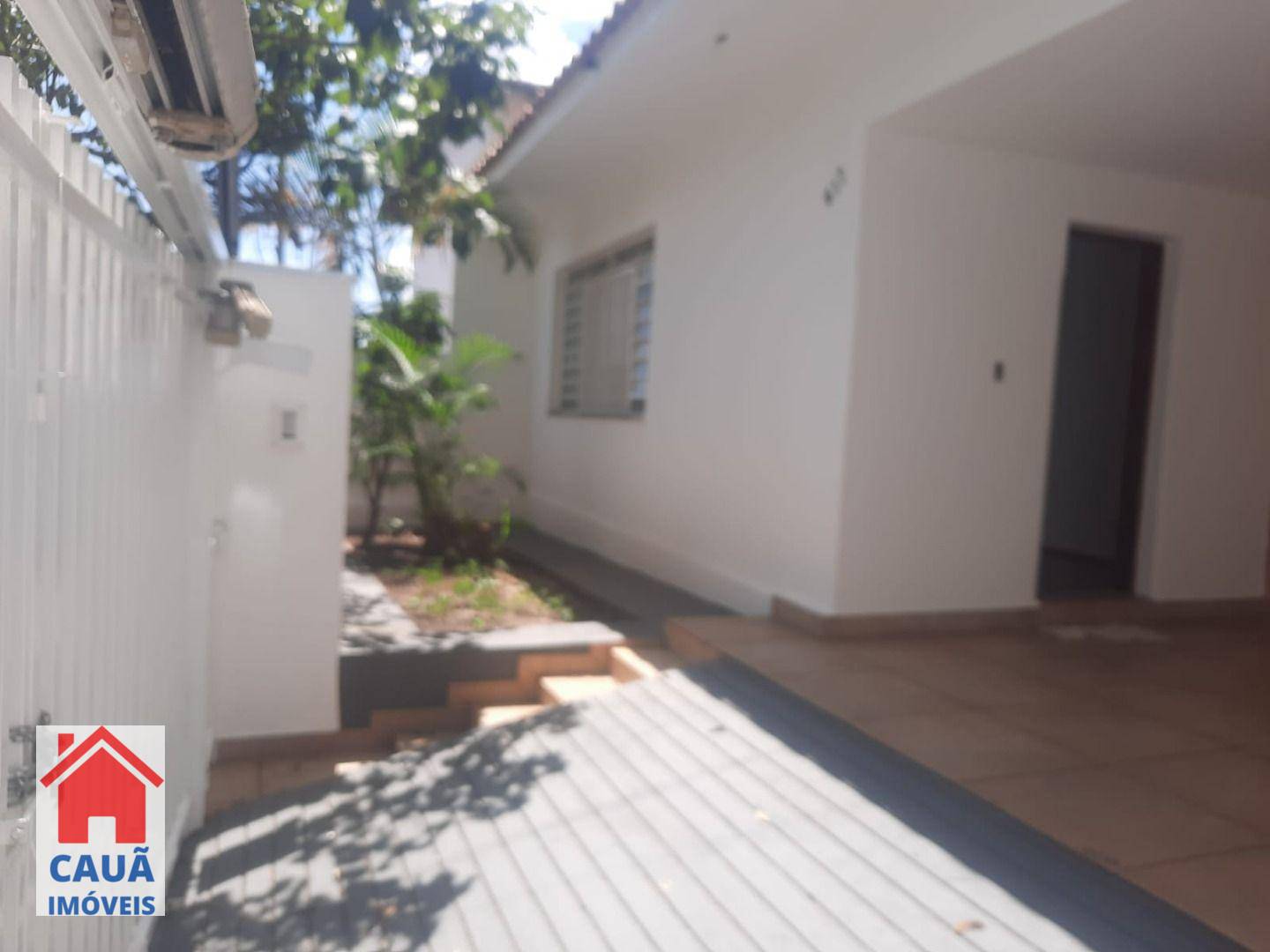 Casa para alugar com 3 quartos, 170m² - Foto 1