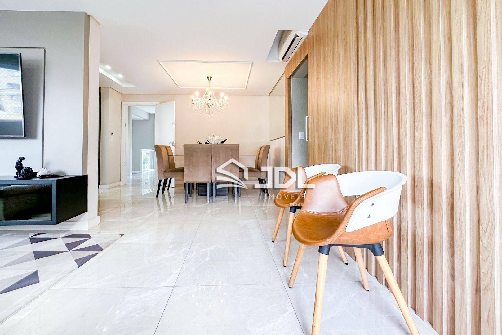 Casa à venda com 3 quartos, 296m² - Foto 4