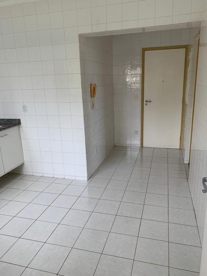 Apartamento para alugar com 4 quartos, 133m² - Foto 7