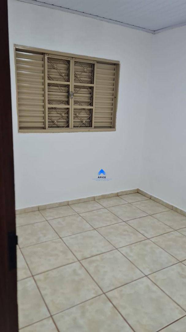 Casa para alugar com 3 quartos, 200M2 - Foto 12