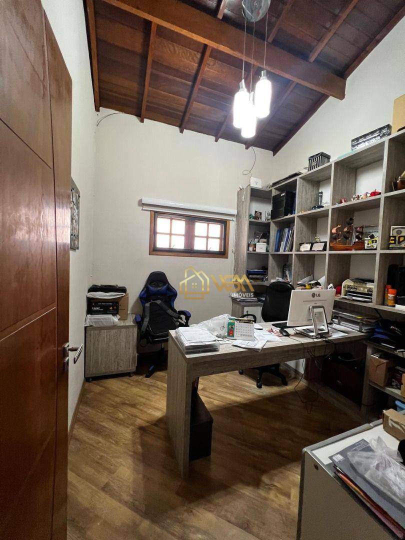 Casa à venda com 4 quartos, 550m² - Foto 14