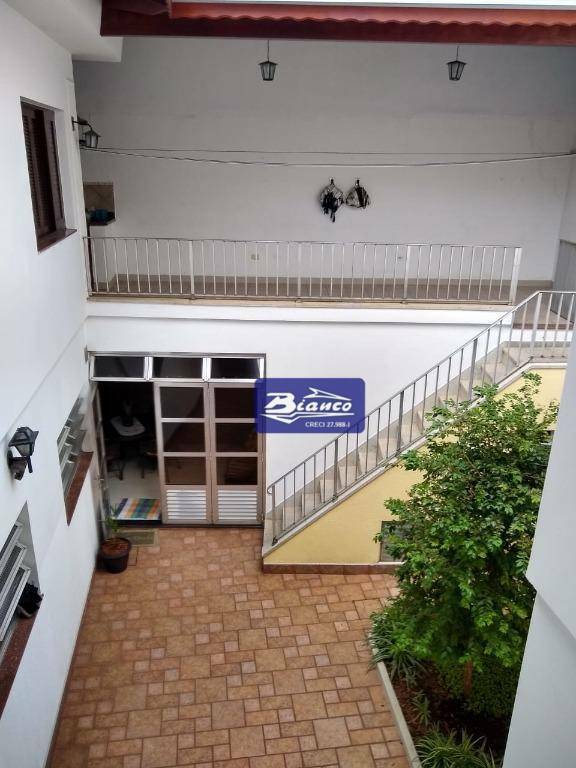 Sobrado à venda com 4 quartos, 240m² - Foto 3