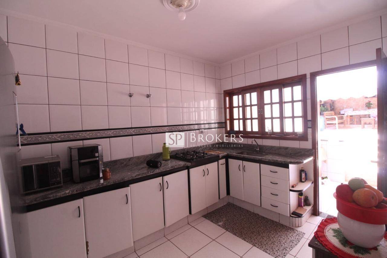 Casa à venda com 3 quartos, 191m² - Foto 5